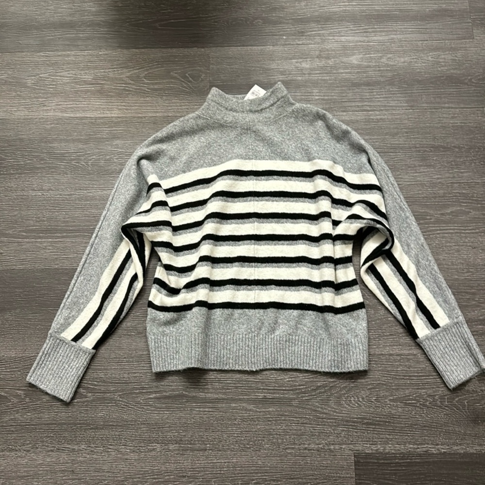 NWT Loft women’s sweater size medium
